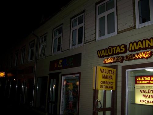 Jumalla bei Nacht (100_0998.JPG) wird geladen. Eindrucksvolle Fotos aus Lettland erwarten Sie.